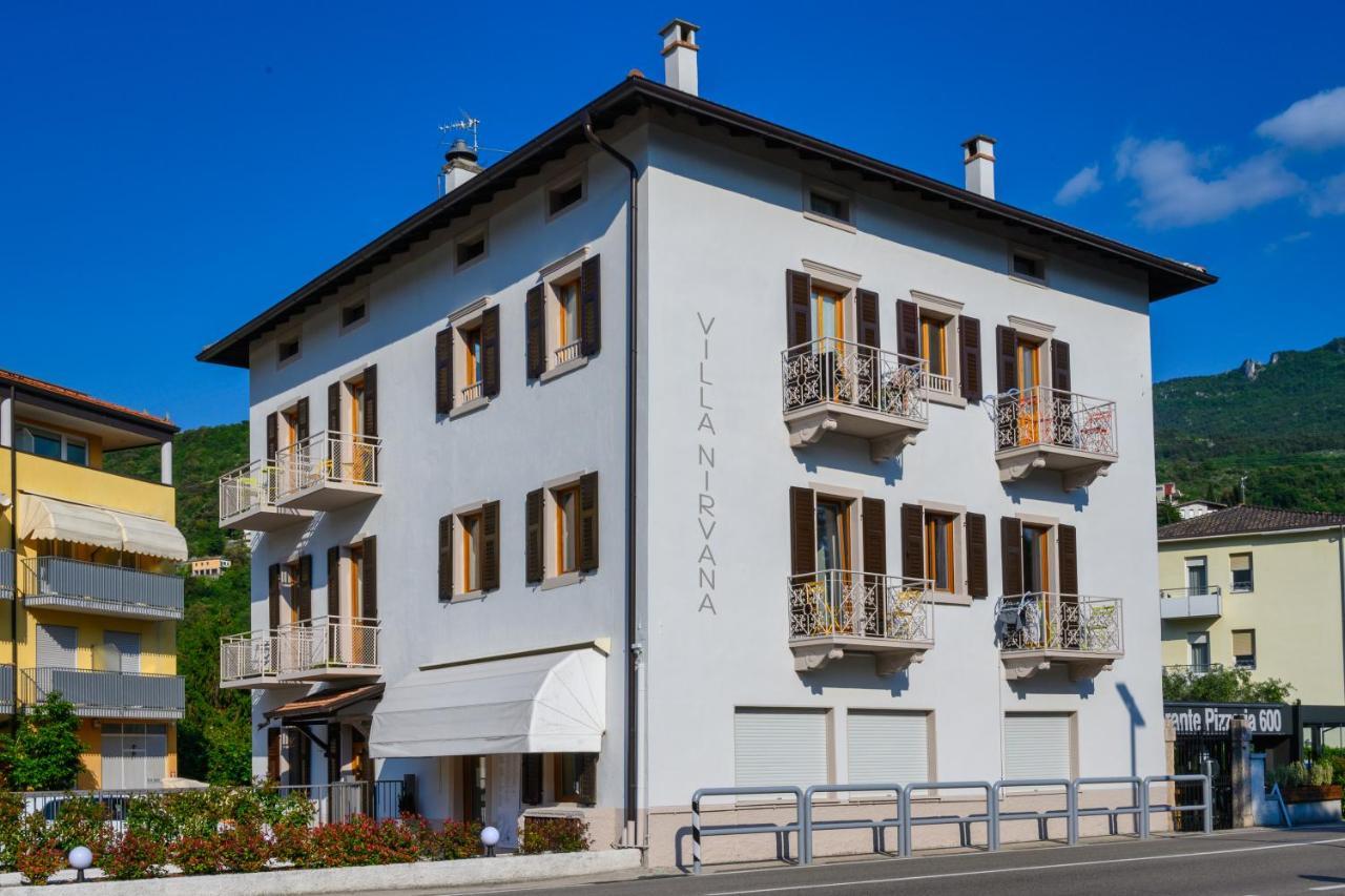 Nirvana Apartments Torbole Sul Garda Exteriör bild