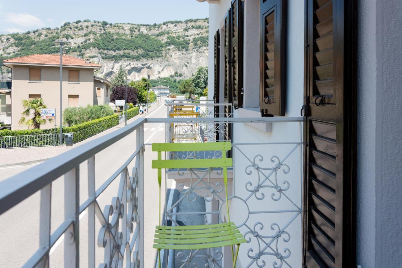 Nirvana Apartments Torbole Sul Garda Exteriör bild
