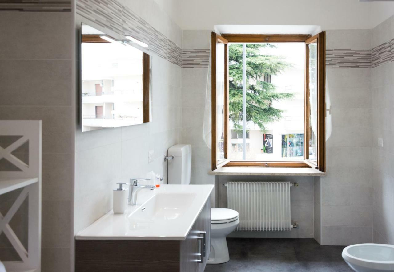 Nirvana Apartments Torbole Sul Garda Exteriör bild